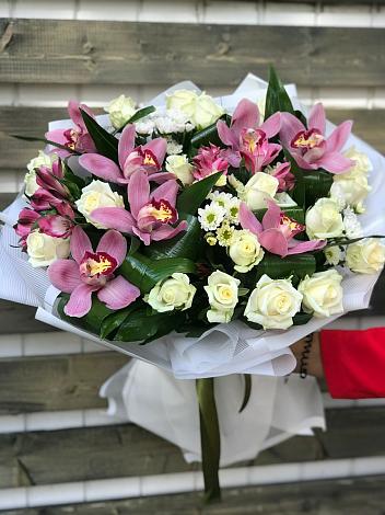 Букет цветов из: Розы и Хризантемы в Лещаном