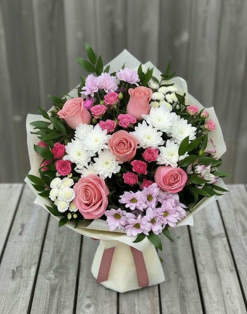 Букет цветов из: Альстромерии, Гвоздики, Розы и Хризантемы в Лещаном