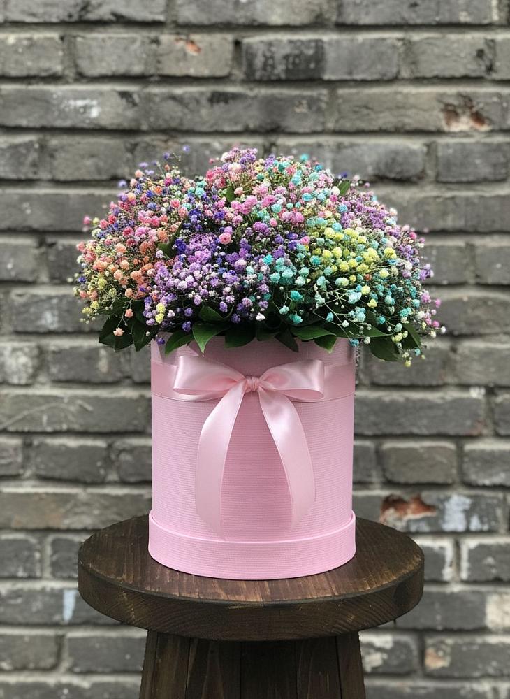 Цветочная композиция из Гипсофила и Розы в шляпной коробке в Лещаном