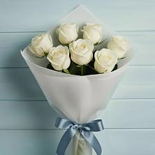 Букет 7 Белых роз Эдлесс Лав в Лещаном
