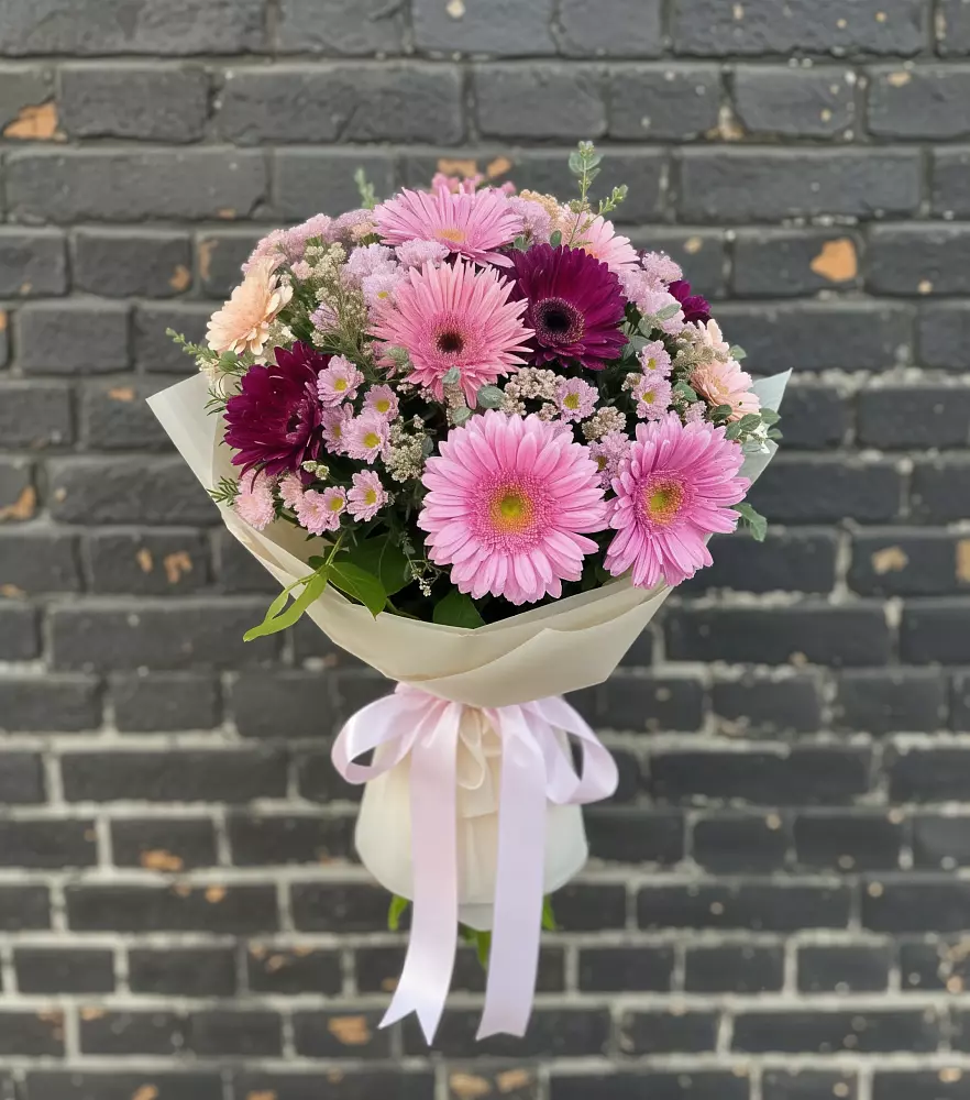 Букет цветов из: Герберы и Хризантемы в Лещаном
