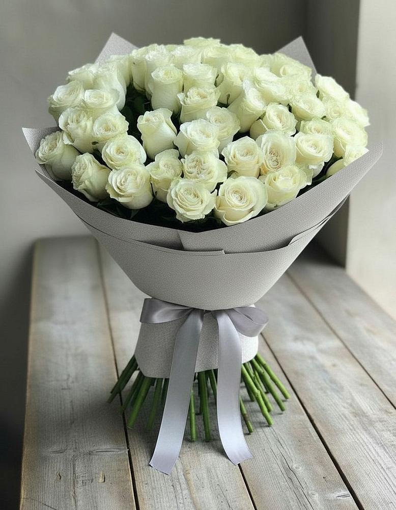 Букет 35 Белых роз в Лещаном