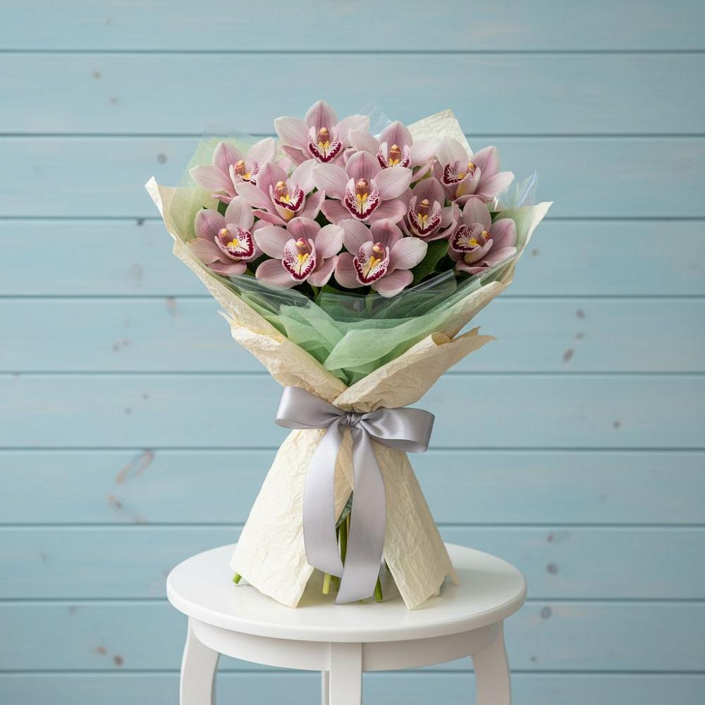 Букет цветов из: Орхидеи и Розы в Лещаном