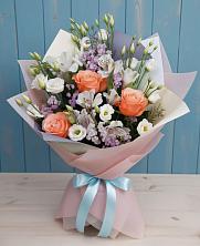 Букет цветов из:  Лизиантусы, Розы, Альстромерии и Гипсофила в Лещаном