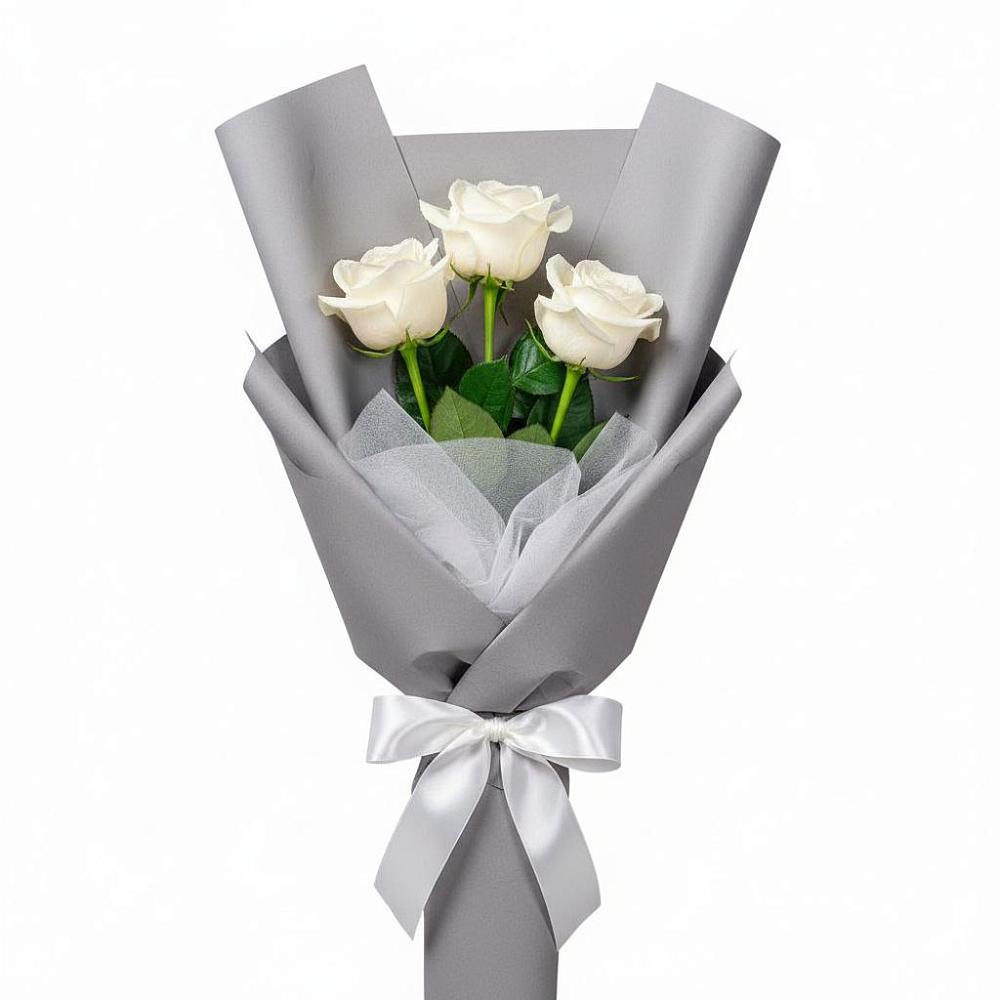 Букет 3 белые розы в Лещаном