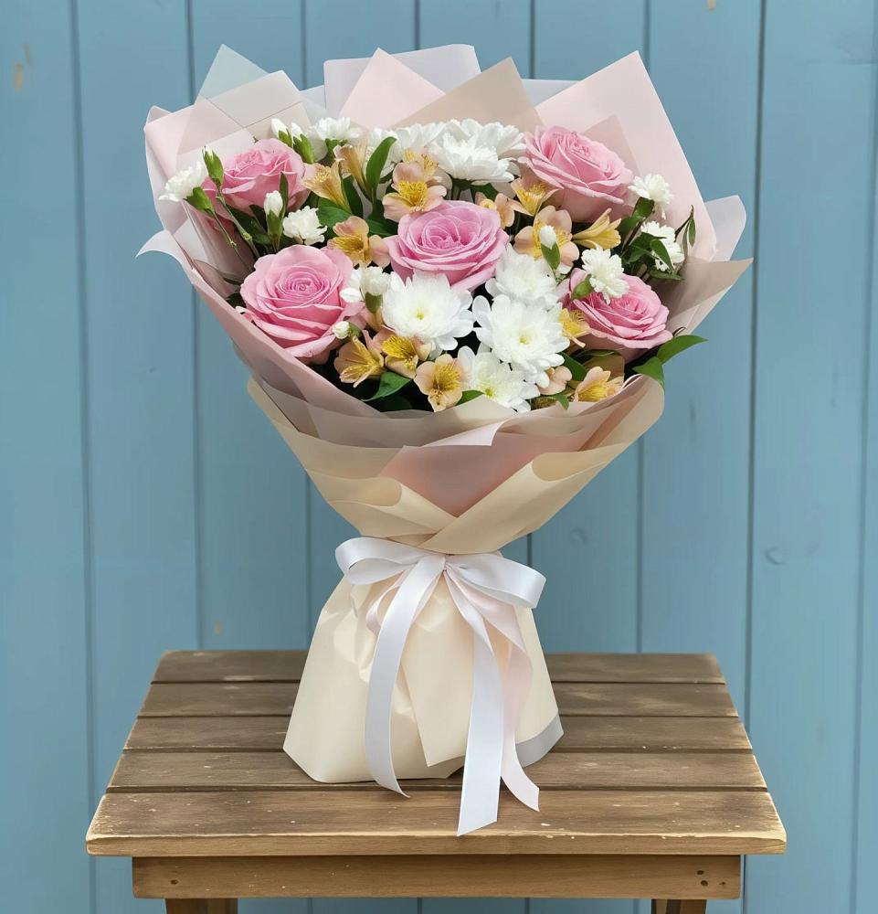 Букет цветов из: Гвоздики, Орхидеи и Розы в Лещаном