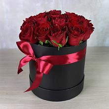 Цветочная композиция из Розы в шляпной коробке в Лещаном