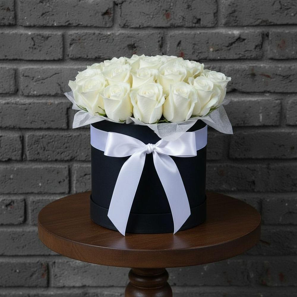 Цветочная композиция из Розы в шляпной коробке в Лещаном