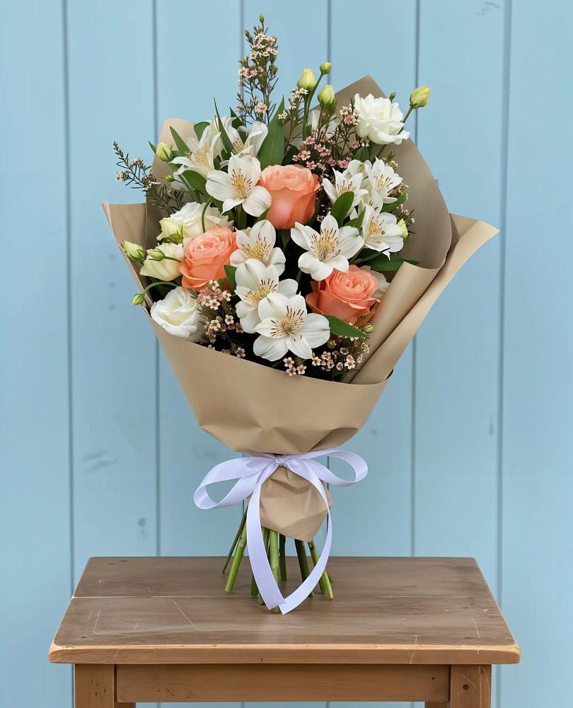 Букет цветов из: Альстромерии, Лизиантусы, Розы и Хризантемы в Лещаном